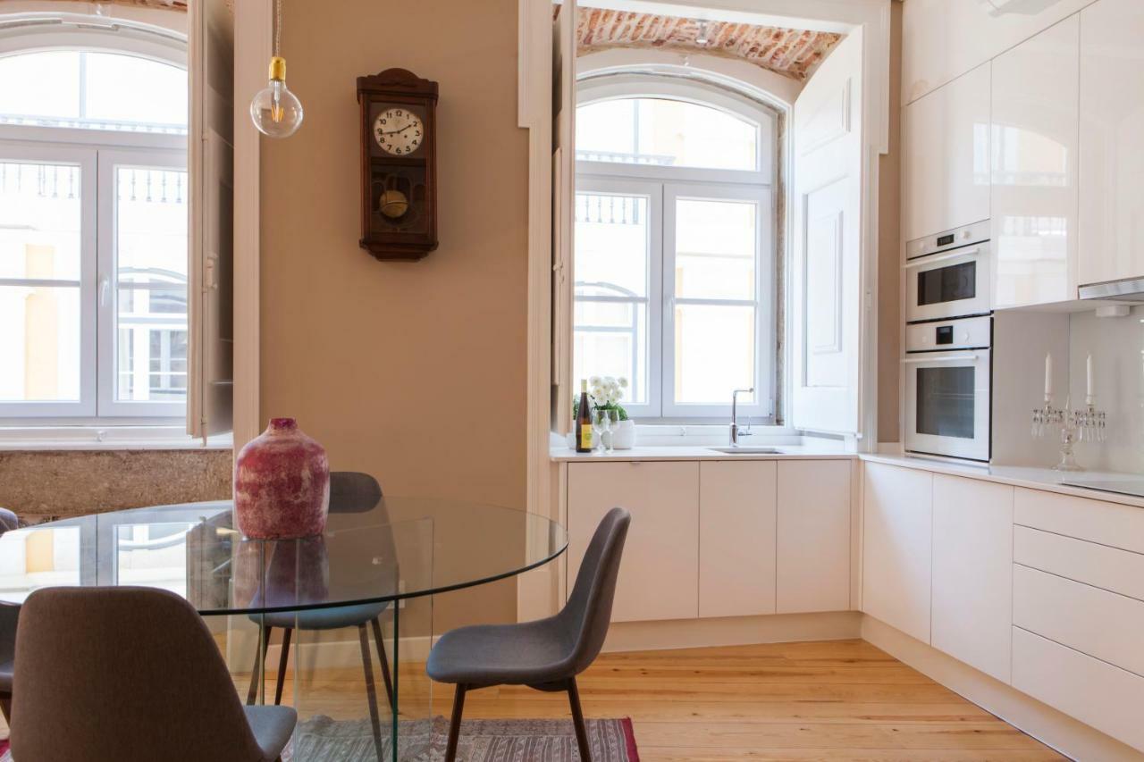 Alfama Baixa Spacious And Bright Apartment Blends The Historic And The Contemporary 2 Bedrs & 2 Bathrs Ac 18Th Century Building Lissabon Exterior foto